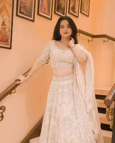 Escort Hangal